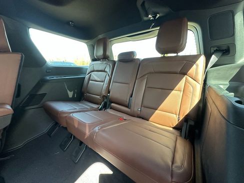 New 2026 Lincoln Navigator Reserve AWD/4WD image 19