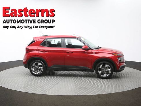 Used 2023 Hyundai Venue Limited FWD image 47