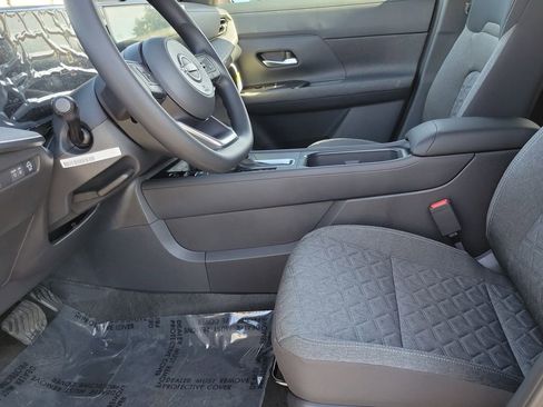 New 2026 Nissan Kicks SV w/ SV Premium Package FWD image 17