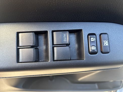 Used 2017 Toyota RAV4 XLE w/ Protection Package image 17