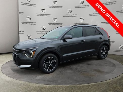 Used 2025 Kia Niro LX image 1