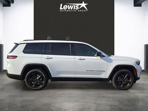 Used 2025 Jeep Grand Cherokee L Limited w/ Black Appearance Package image 5