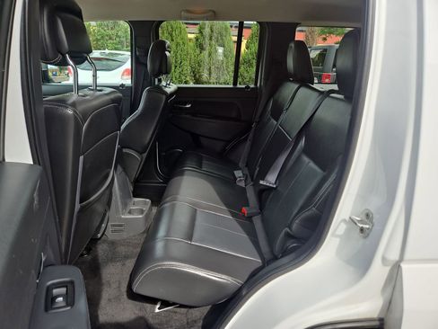 Used 2012 Jeep Liberty Sport image 17