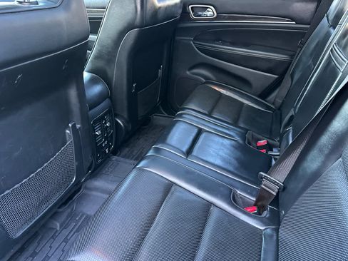 Used 2017 Jeep Grand Cherokee Overland image 4