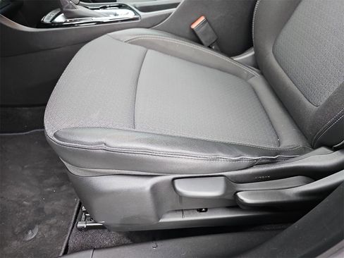 Certified 2022 Buick Encore GX Preferred w/ Sport Touring Package image 35