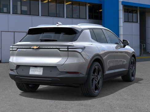 New 2026 Chevrolet Equinox EV LT FWD image 18