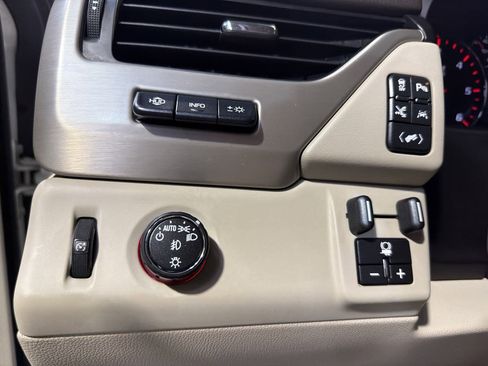 Used 2016 GMC Yukon XL Denali w/ Open Road Package RWD image 18