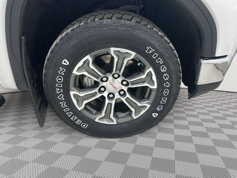 Used 2024 GMC Sierra 1500 SLE image 27