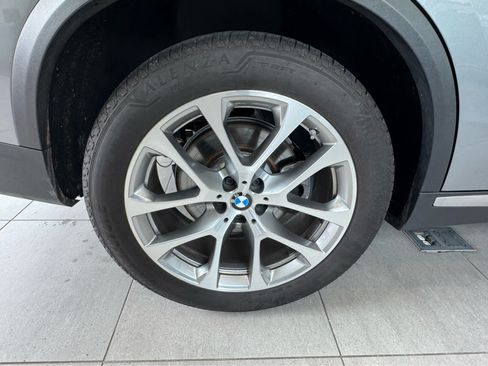 Used 2024 BMW X5 xDrive40i w/ Premium Package AWD/4WD image 42