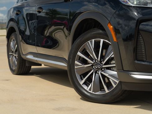 Certified 2026 INFINITI QX60 Luxe w/ Cargo Package image 3