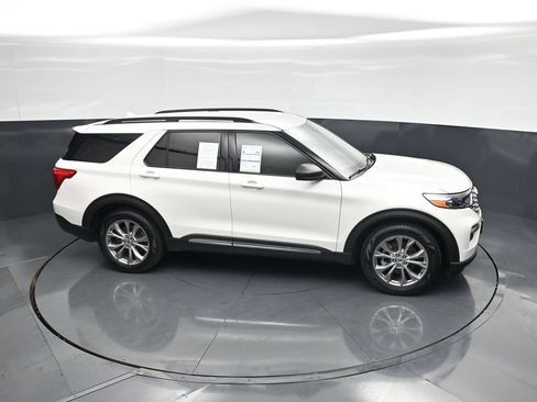 Certified 2021 Ford Explorer XLT w/ Equipment Group 202A RWD image 53