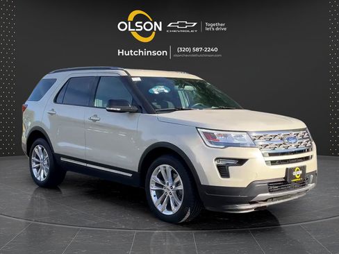 Used 2018 Ford Explorer XLT w/ Equipment Group 201A AWD/4WD image 7