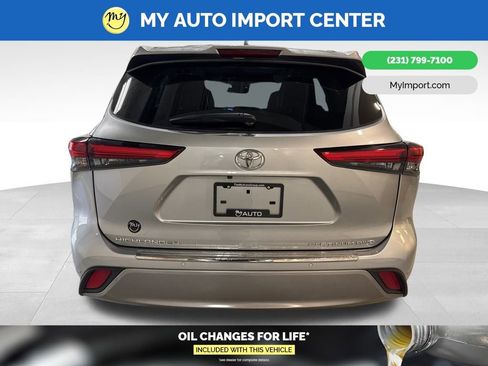 Used 2022 Toyota Highlander Platinum image 6
