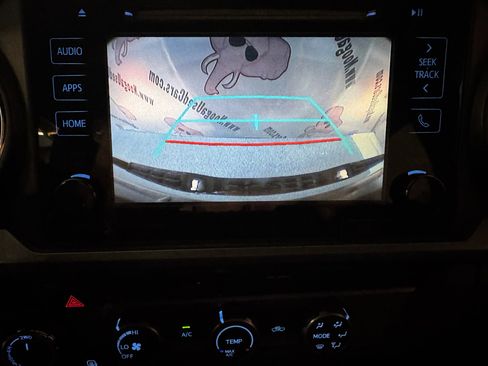 Used 2019 Toyota Tacoma TRD Off-Road image 31