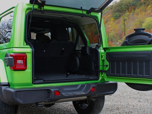 New 2026 Jeep Wrangler Unlimited Sahara w/ Technology Group image 11