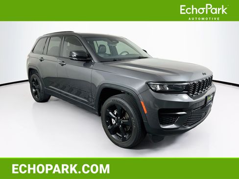 Used 2023 Jeep Grand Cherokee Altitude AWD/4WD image 1