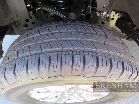 Used 2023 Ford F150 Lariat image 11