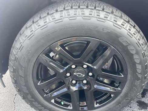 Certified 2024 Chevrolet Silverado 1500 Custom w/ Turbomax Blackout Package RWD image 8
