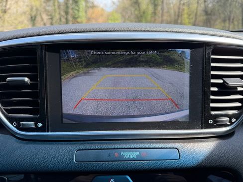 Used 2021 Kia Sportage S w/ S FWD Premium Package image 21