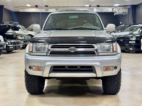 Used 2000 Toyota 4Runner Limited AWD/4WD image 3