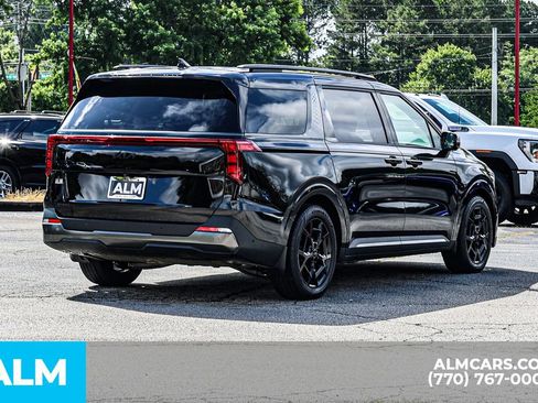 Used 2025 Kia Carnival SX w/ SX Dark Edition Package FWD image 5