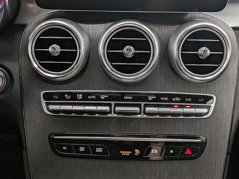 Used 2022 Mercedes-Benz GLC 300 4MATIC image 34