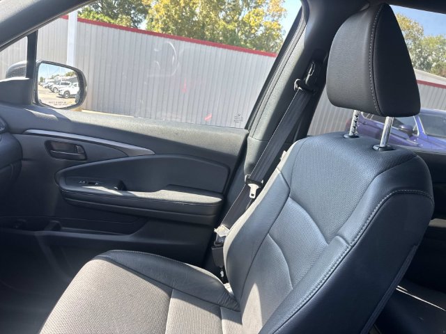 Used 2025 Honda Passport EX-L image 22