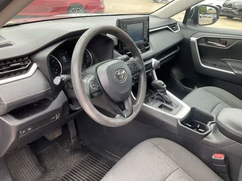 Used 2022 Toyota RAV4 XLE w/ Convenience Package FWD image 10
