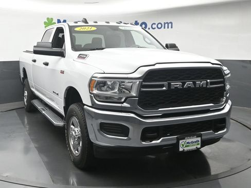 Used 2021 RAM 2500 Tradesman w/ Chrome Appearance Group AWD/4WD image 5