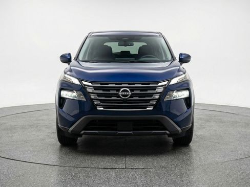 Used 2025 Nissan Rogue SV AWD/4WD image 2