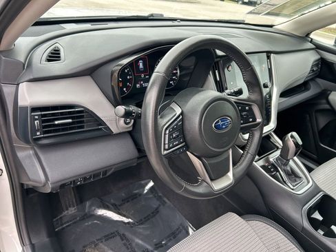 Used 2025 Subaru Outback Premium AWD/4WD image 22