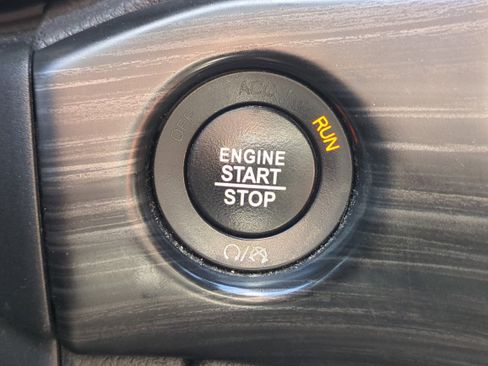 Certified 2020 Jeep Grand Cherokee Laredo image 30