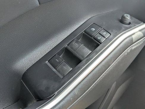 Used 2021 Toyota Highlander XLE FWD image 29