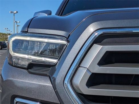 Used 2021 Toyota Tacoma Limited image 10
