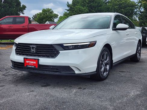 Used 2024 Honda Accord EX image 3