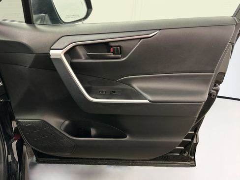 Used 2024 Toyota RAV4 LE image 33