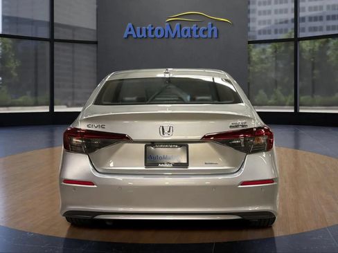 Used 2025 Honda Civic Sport Touring image 9