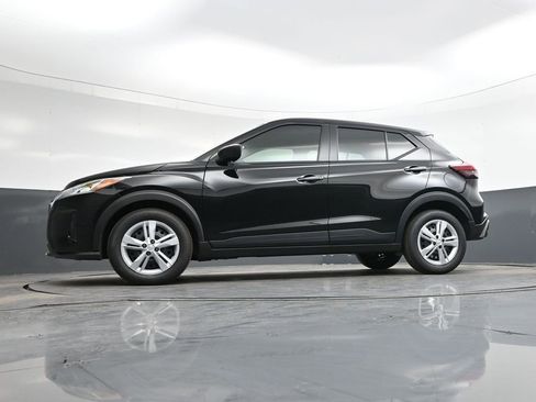 Certified 2025 Nissan Kicks Play S FWD image 40