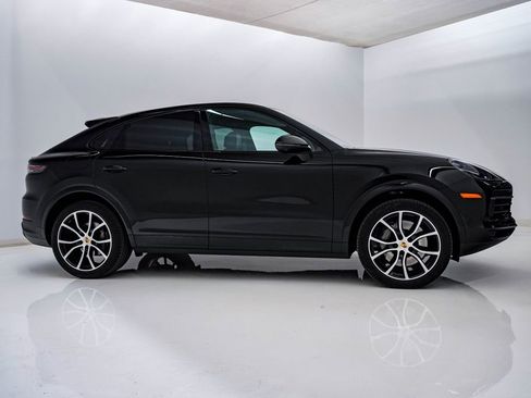 Certified 2023 Porsche Cayenne S AWD/4WD image 9