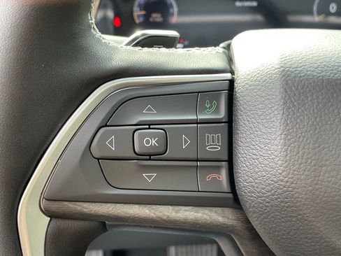 New 2025 Jeep Grand Cherokee L Limited w/ Black Appearance Package image 33