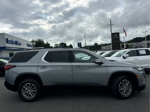 Certified 2024 Chevrolet Traverse LT FWD image 2