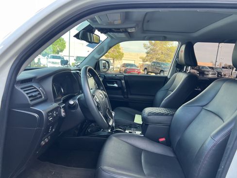 Used 2020 Toyota 4Runner TRD Off-Road Premium w/ Moonroof Package AWD/4WD image 29