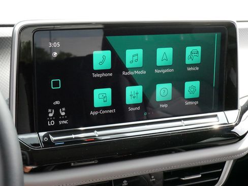 Certified 2025 Volkswagen Atlas Peak Edition SE AWD/4WD image 22