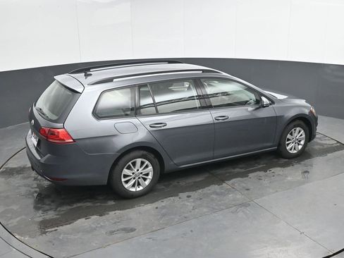 Used 2016 Volkswagen Golf S image 27