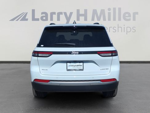 New 2026 Jeep Grand Cherokee Limited w/ Luxury Tech Group II AWD/4WD image 4