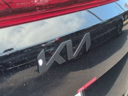New 2026 Kia Carnival EX FWD image 31