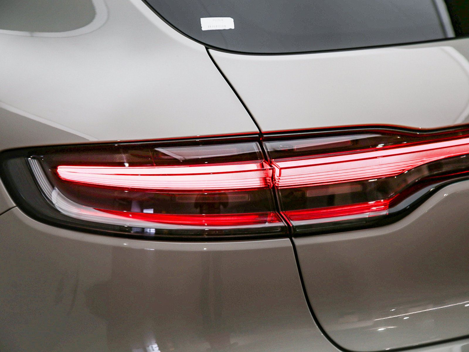 Certified 2026 Porsche Macan AWD/4WD image 15