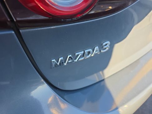 Used 2021 MAZDA MAZDA3 s image 4