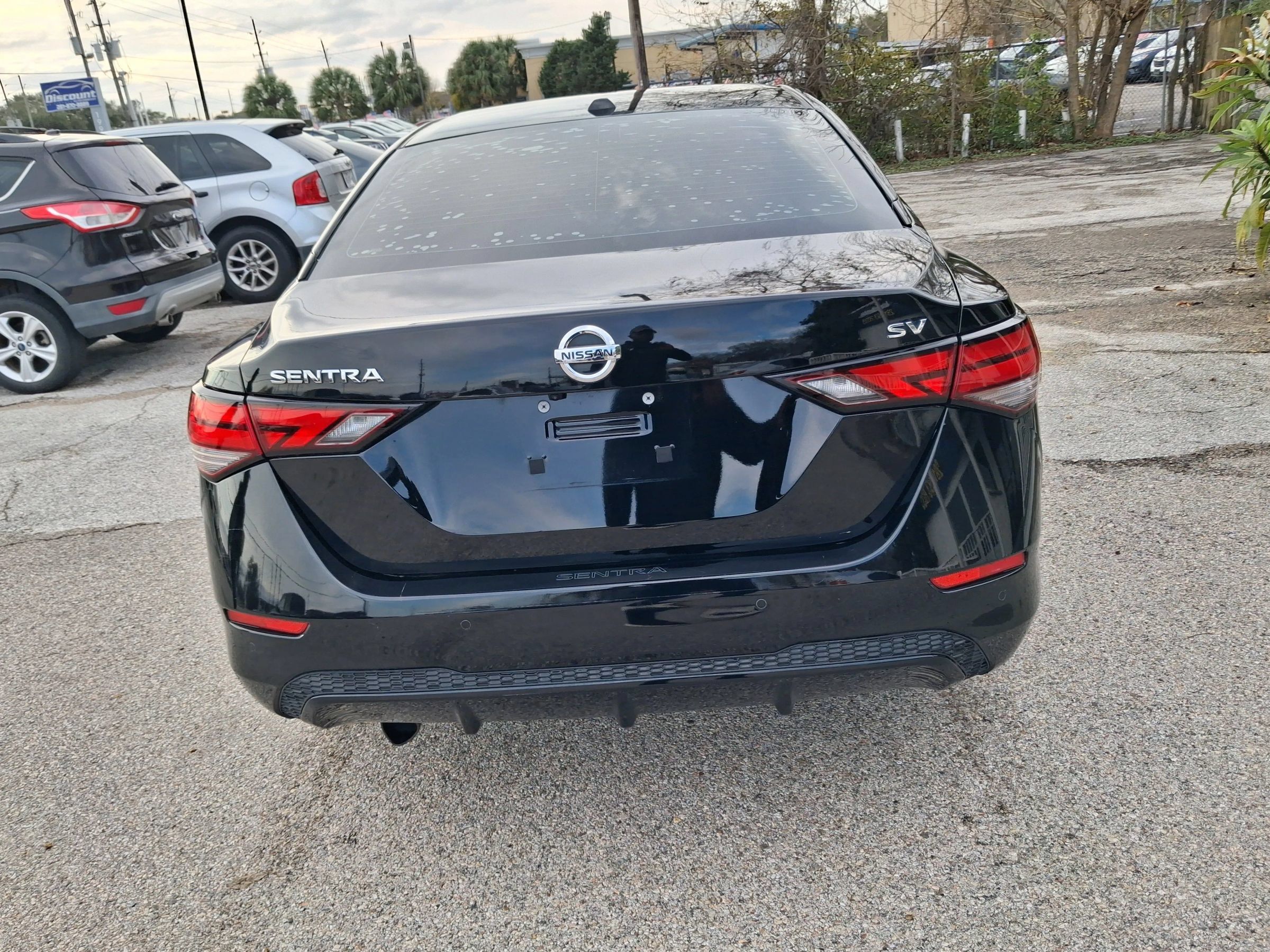 Used 2021 Nissan Sentra SV w/ SV Premium Package FWD image 2