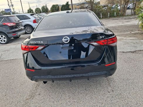 Used 2021 Nissan Sentra SV w/ SV Premium Package FWD image 2